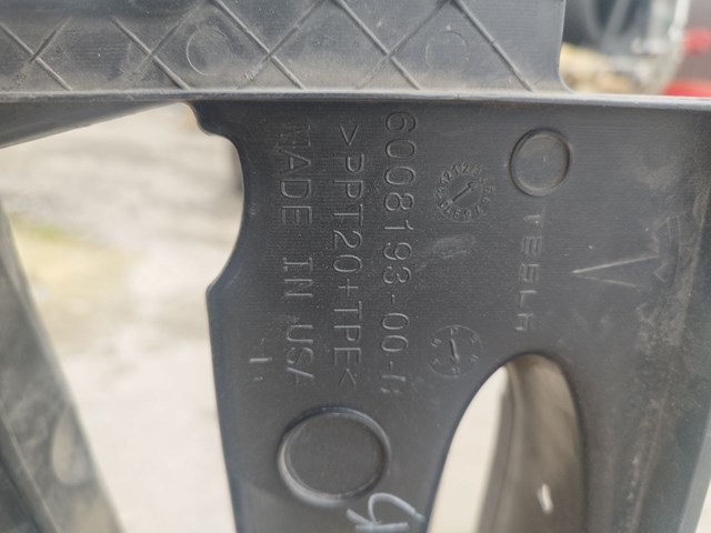 Повітроводи системи охолодження двигуна Tesla 600819300B ціна, від 101.35 USD