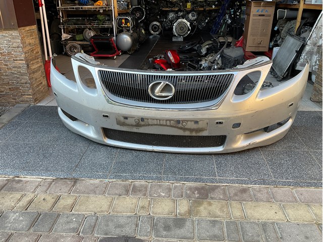  Передній бампер Lexus GS 