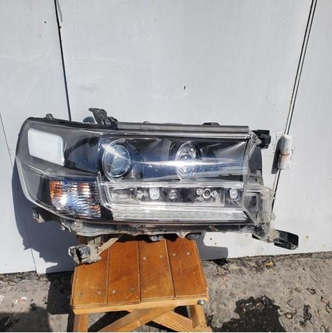8110560P40 Toyota Основна фара - вставка