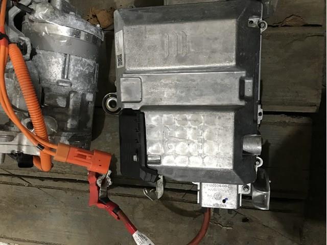 Купити 111818204H Tesla 