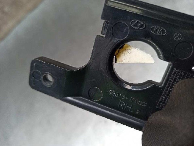  826131F000 Hyundai/Kia