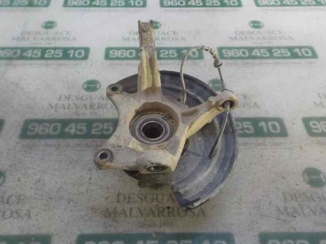 Купити 8200881829 Renault (RVI) Цапфа передні праві