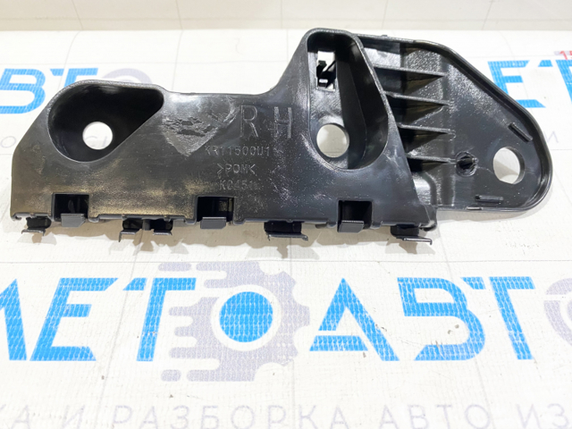 Кронштейн бампера переднього, зовнішній правий FPS FP4421932