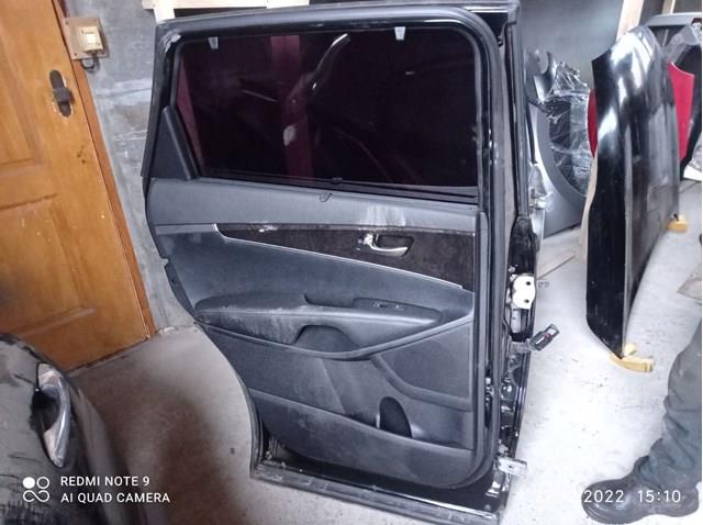 Двері задні, праві 77004C6000 Hyundai/Kia