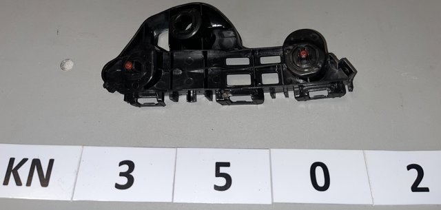 Кронштейн бампера переднього, лівий PTY43194AL Signeda