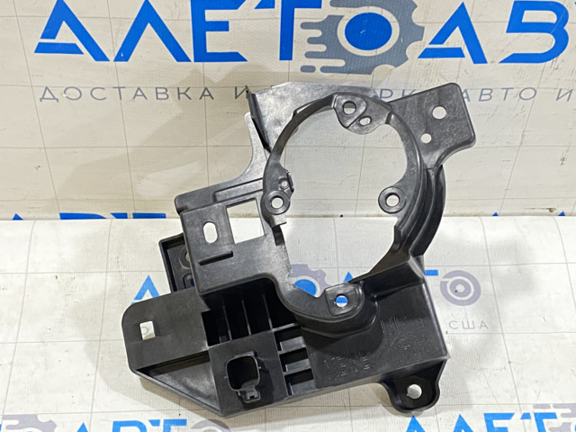 Купити KB8B51684 Mazda Кронштейн кріплення протитуманною фари, правої