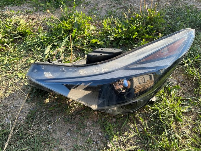 Фара Hyundai/Kia 92101AA000