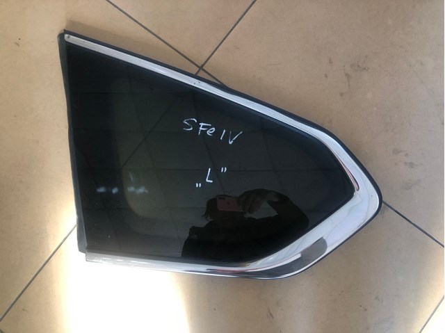 Скло багажного відсіку, ліве 87810S1000 Hyundai/Kia