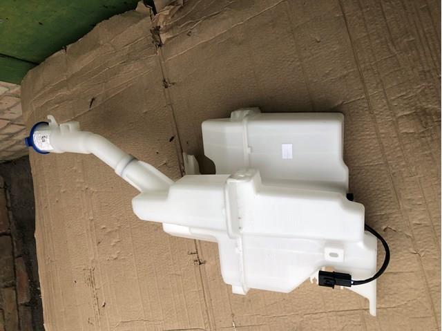 98610R2100 Hyundai/Kia Бачок склоомивача