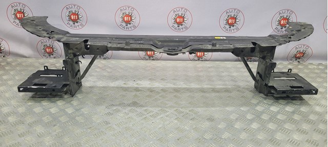 LR027494 Land Rover Рамка радіатора верхня