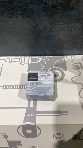Купити A2139009632 Mercedes 