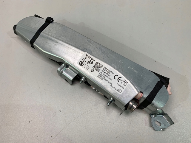 Подушка безпеки AIRBAG спинки сидіння, правого 31436486 Volvo