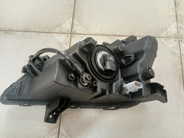 Протитуманка права Hyundai/Kia 92202D3600 ціна, від 225.83 USD