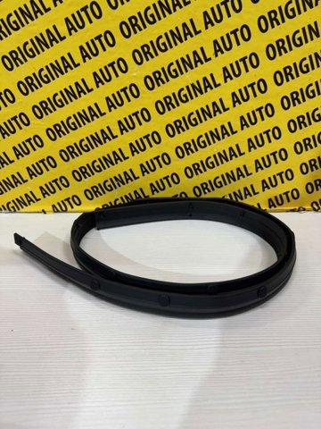 Купити KB7W56770A Mazda Гумка під капот