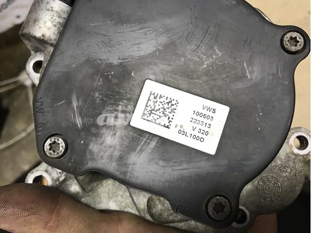 Вакуумний насос 03L100D VAG