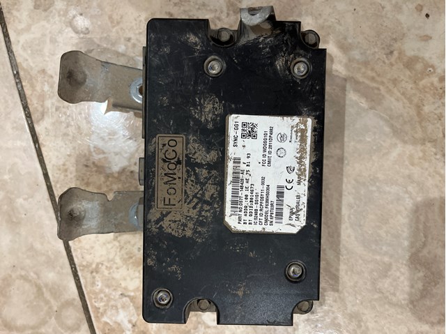 Купити DS7T14B428AE Ford 
