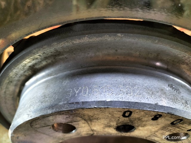 Диск гальмівний передній VAG 9Y0615302AF
