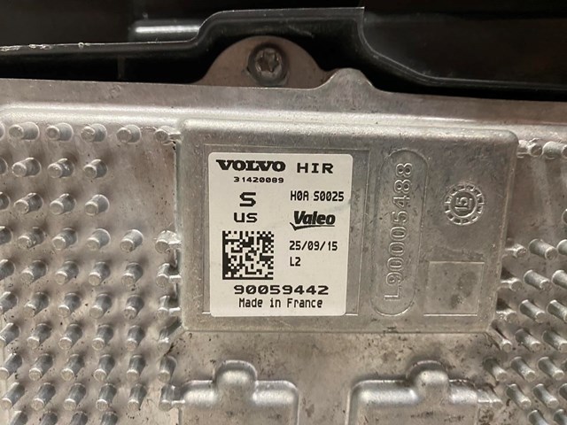 31353151 Volvo Фара дальнього світла в зборі