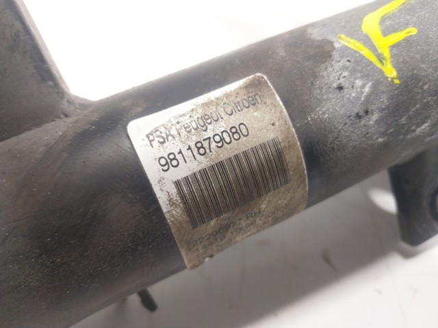 Стійка передня права Peugeot/Citroen 9811879080