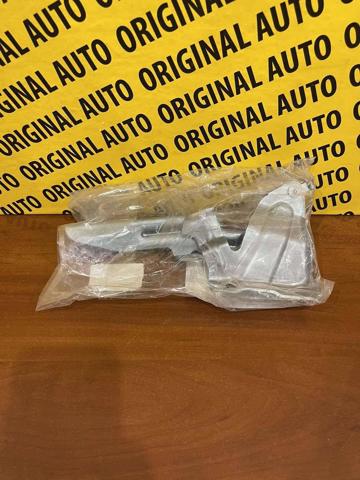 Петля капота, ліва 654016MA0A Nissan/Infiniti