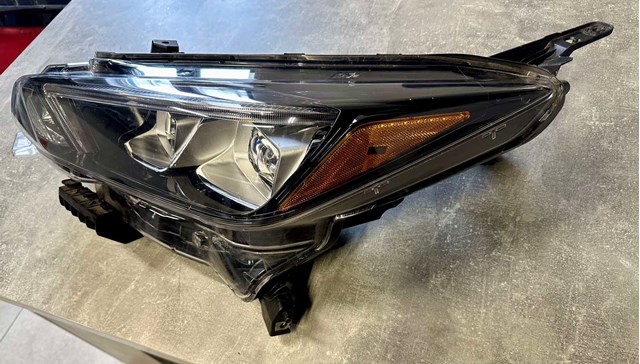 Фари Nissan/Infiniti 260605SA5B ціна, від 481.33 USD
