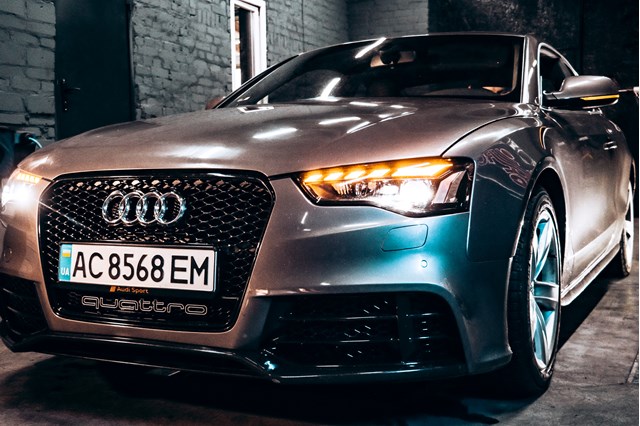 Фара ліва передня VAG 8T0941005C ціна, від 443.41 USD