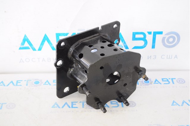 852115NA0A Nissan/Infiniti Кронштейн підсилювача заднього бампера