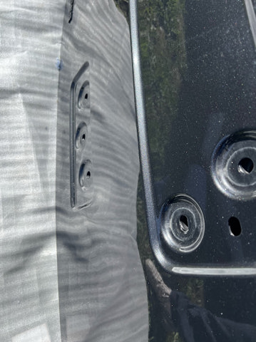 LR131561 Land Rover Треті двері