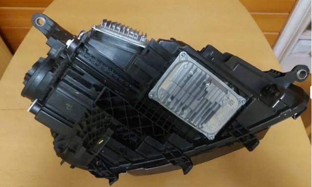 A1679066101 Mercedes Фара дальнього світла в зборі