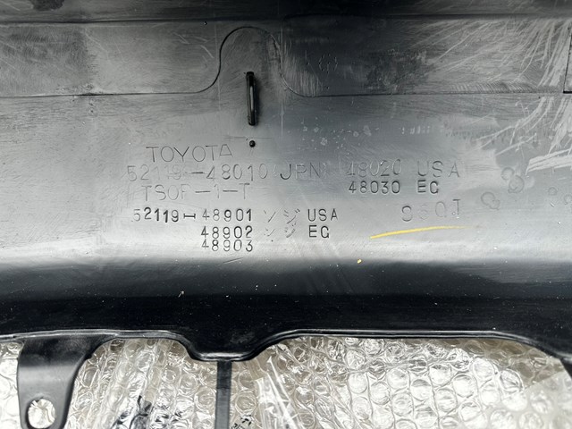 Передній бампер 5211948901 Toyota