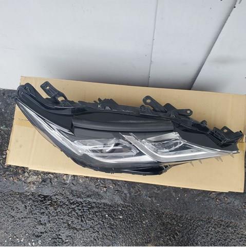 8114533D71 Toyota Основна фара - вставка