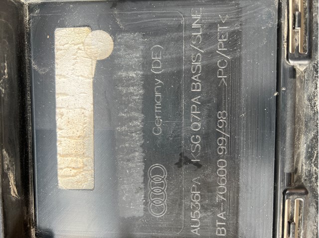 Облицювання радіатора VAG 4M0853651AHRN4 ціна, від 126.66 USD
