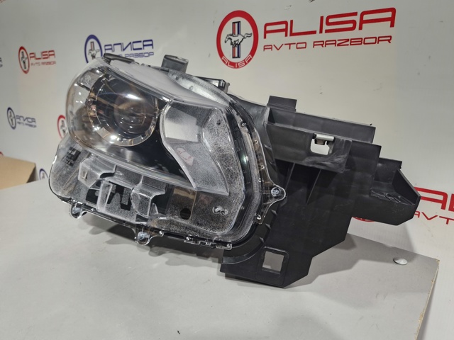 TM52510K0 Mazda Фара правая