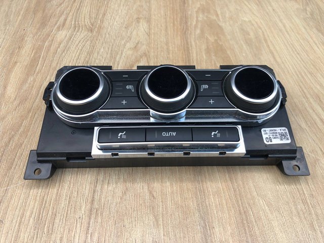 LR067189 Land Rover 
