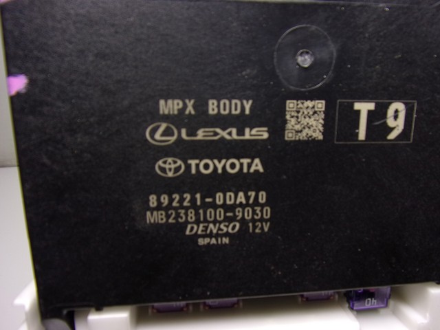 Купити 892210DA70 Toyota Блок запобіжників задній, салонний