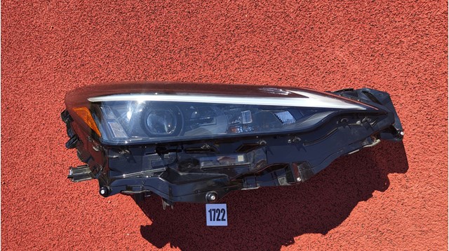 Купити 81110F6010 Toyota Фара передня права