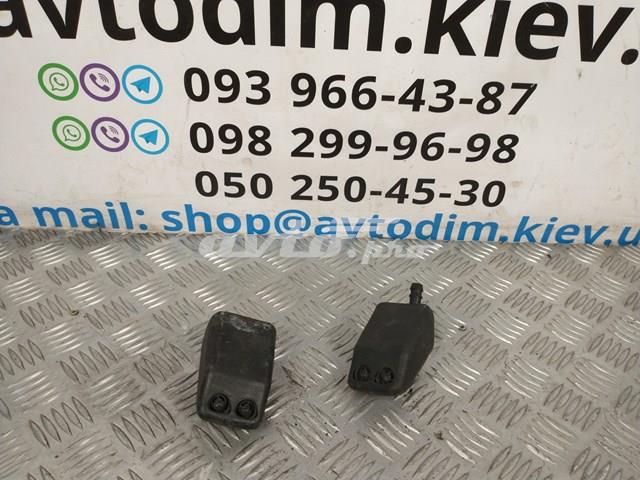 Купити MR388034 Mitsubishi Форсунка омивача фари передньої, правої