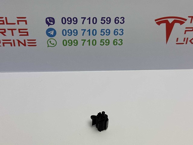Купити 110681800A Tesla Датчик температури навколишнього середовища