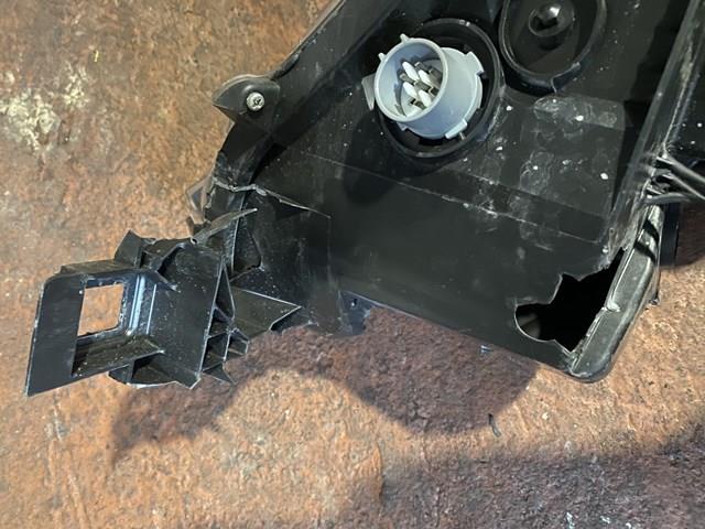 Фара ліва KL2L51041C Mazda