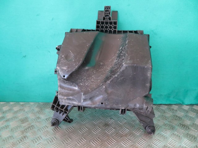 Корпус повітряного фільтра Ford 2369996