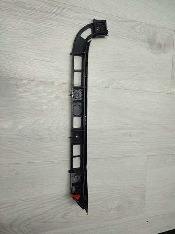 Кронштейн бампера заднього, зовнішній правий 24402936 General Motors