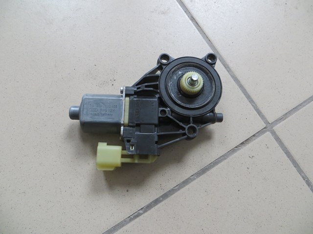 Ford 8A6114553B