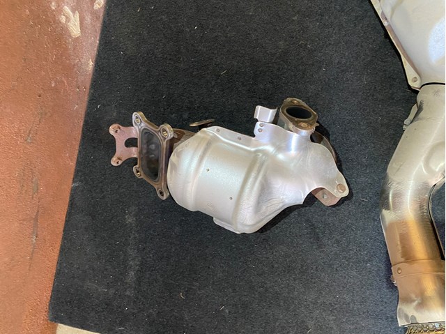 Купити B08A26RK0A Nissan/Infiniti Випускний колектор
