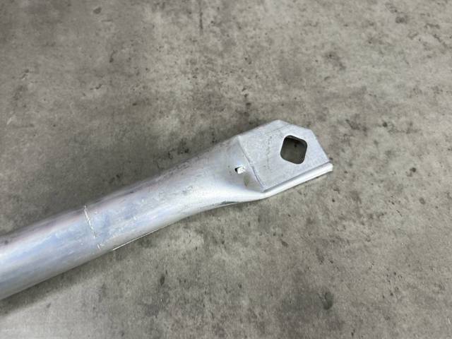 Шина бампера переднього Signeda PBM30024AR ціна, від 24.32 USD