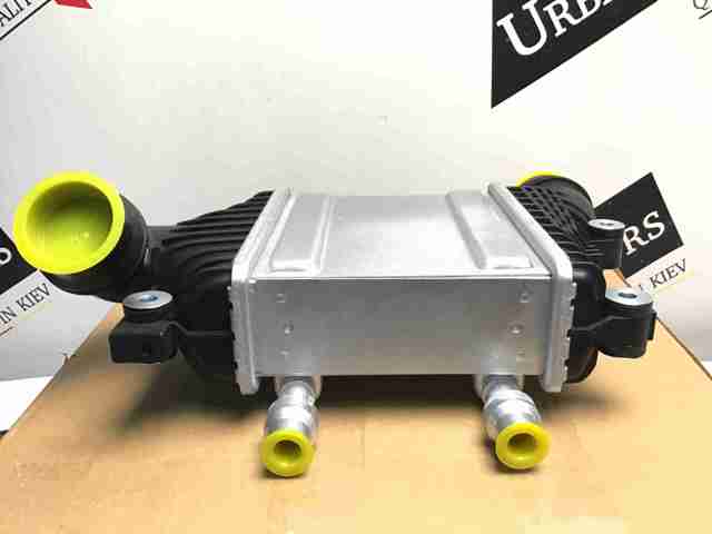 Купити LR092321 Land Rover Радіатор интеркуллера