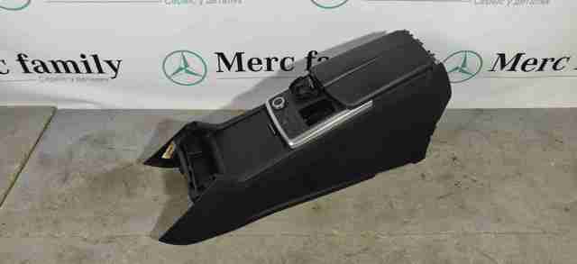 Консоль центральна панелі керування A1666803903 Mercedes