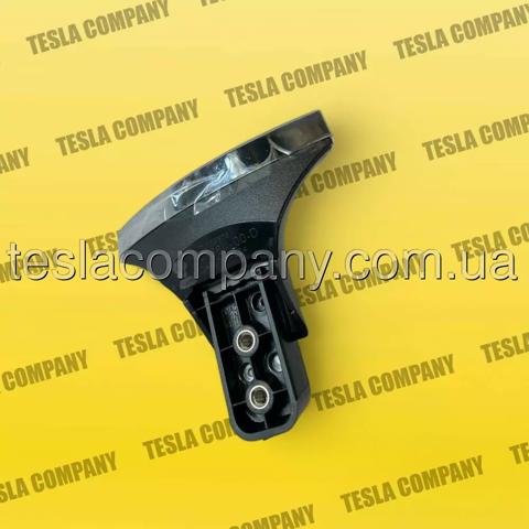 104788400D Tesla Емблема решітки радіатора