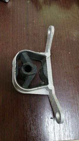9809803880 Peugeot/Citroen Кронштейн кріплення глушника