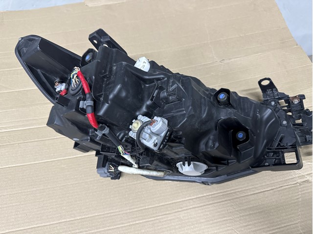 Фара Mazda GRF551040