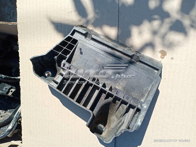 Купити DG9310663A Ford 